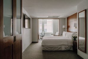 Suite, 1 Queen Bed, Kitchenette