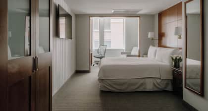 Club Quarters Hotel, Central Loop, Chicago