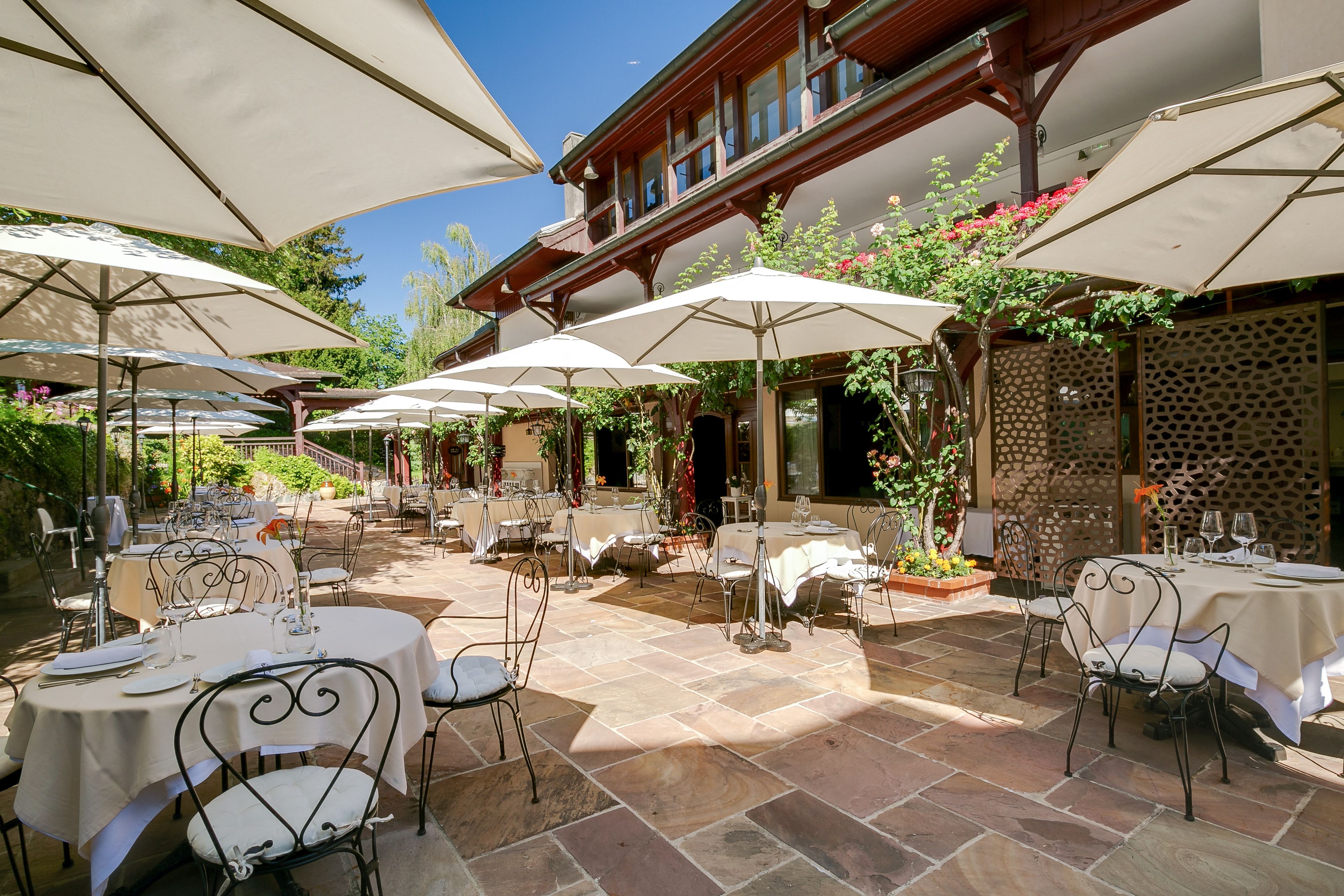 breakfast, lunch, dinner served; french cuisine