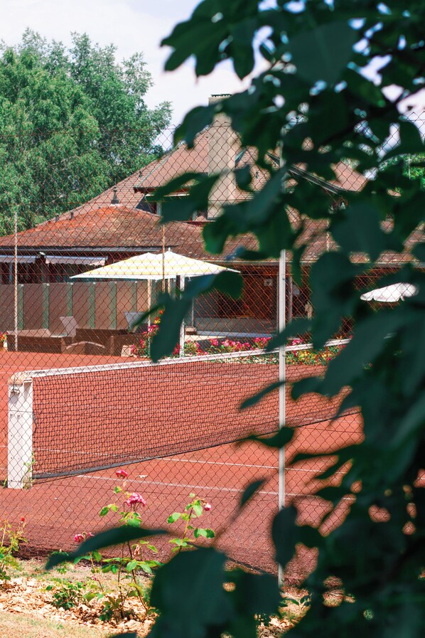 Tennis court