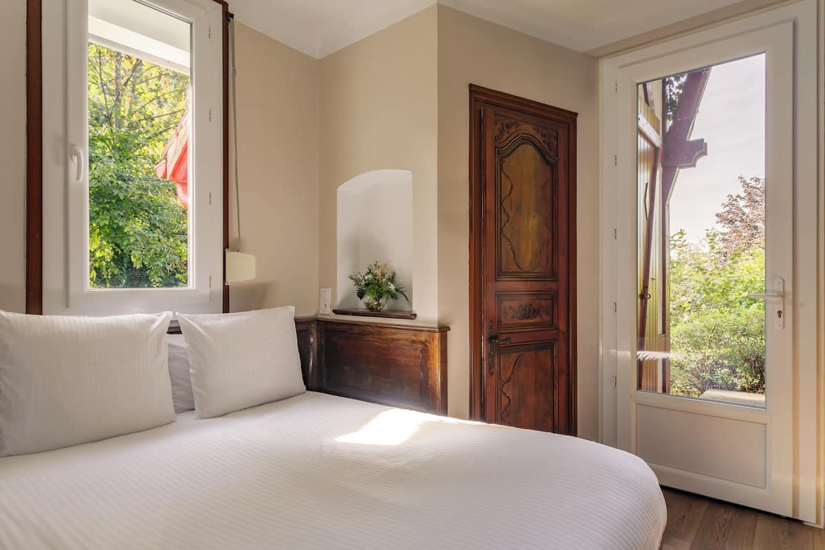 1 bedroom, premium bedding, minibar, in-room safe