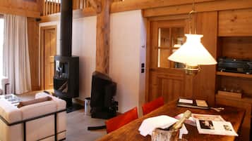 Chalet (Soli) | Living room | TV, DVD player
