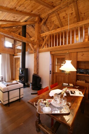 Chalet (Soli) | Living room | TV, DVD player