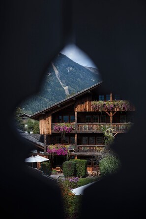 Front of property - Le Hameau Albert 1er - Relais & Châteaux (Chamonix-Mont-Blanc)