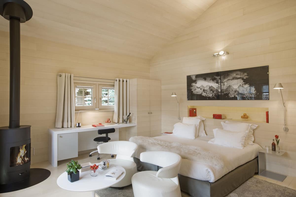 Chalet (Grépon) | Minibar, in-room safe, individually furnished, desk