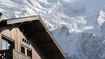Skiing