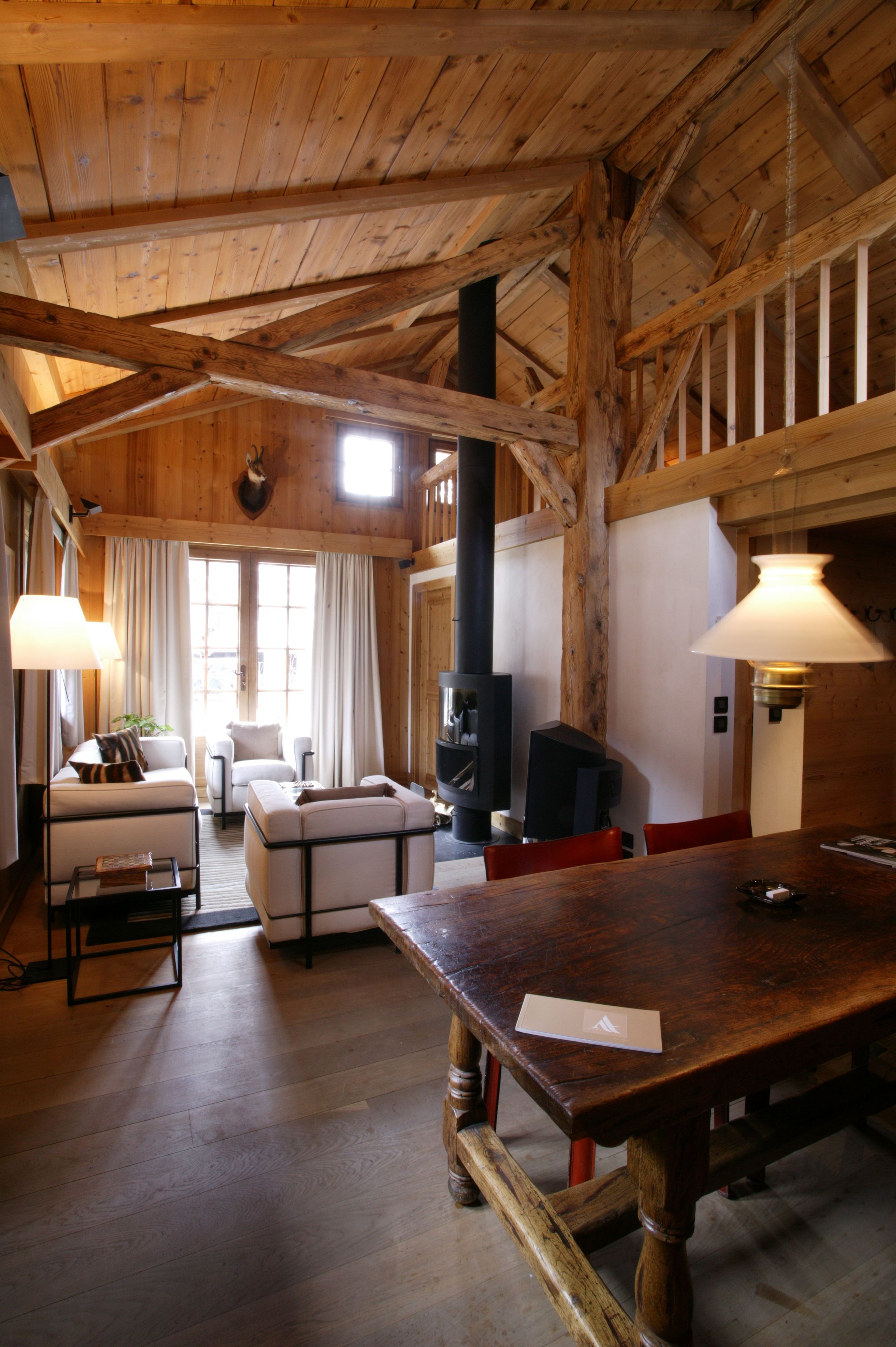 chalet (soli) | living area | tv, dvd player