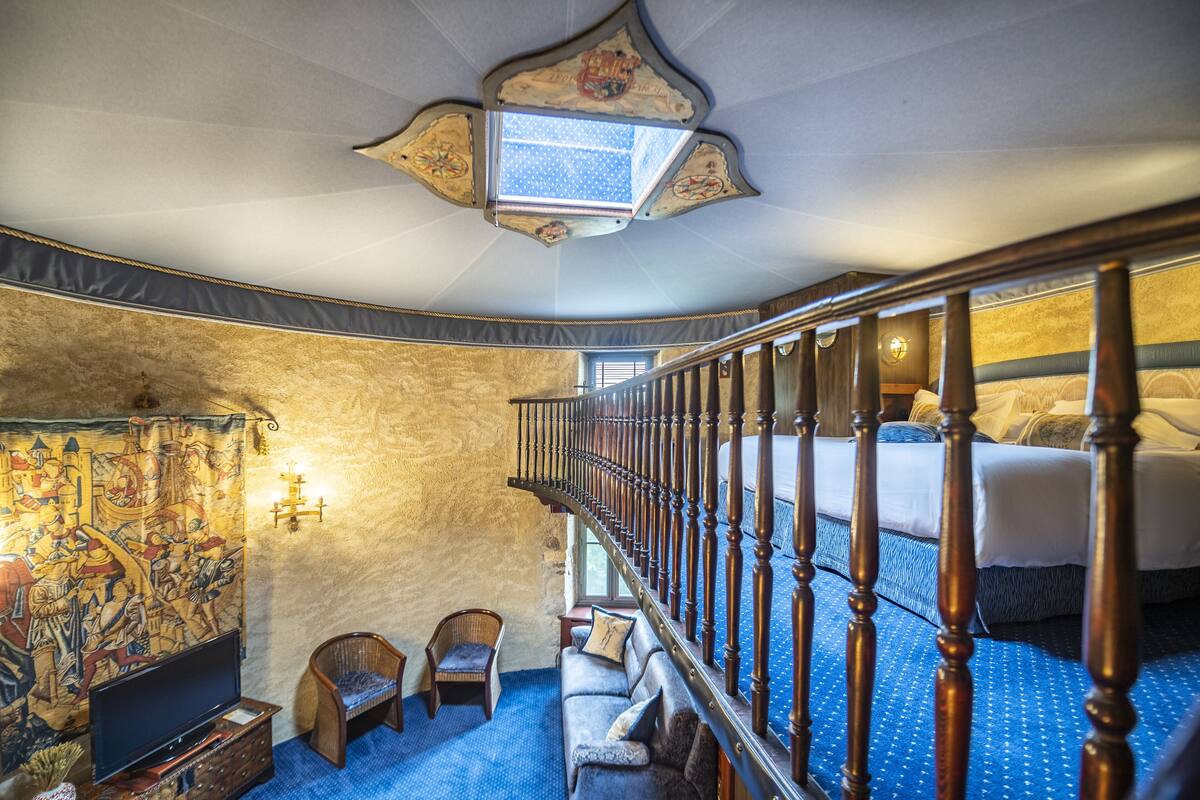 Sábanas de algodón egipcio, ropa de cama de alta calidad y minibar 