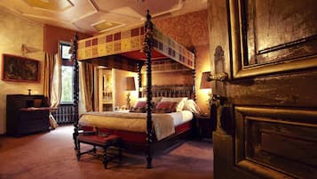 Prestige Room | Egyptian cotton sheets, premium bedding, minibar, in-room safe