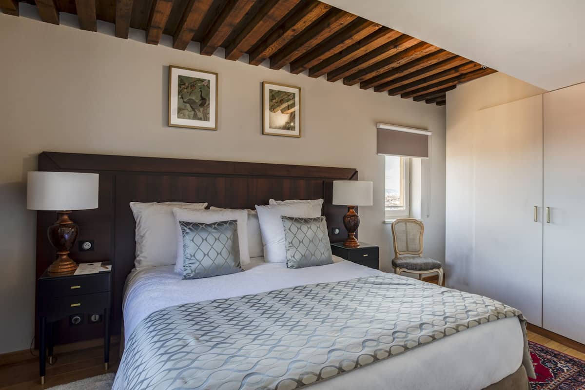 Luxury Apartment | 3 bedrooms, minibar, in-room safe, desk