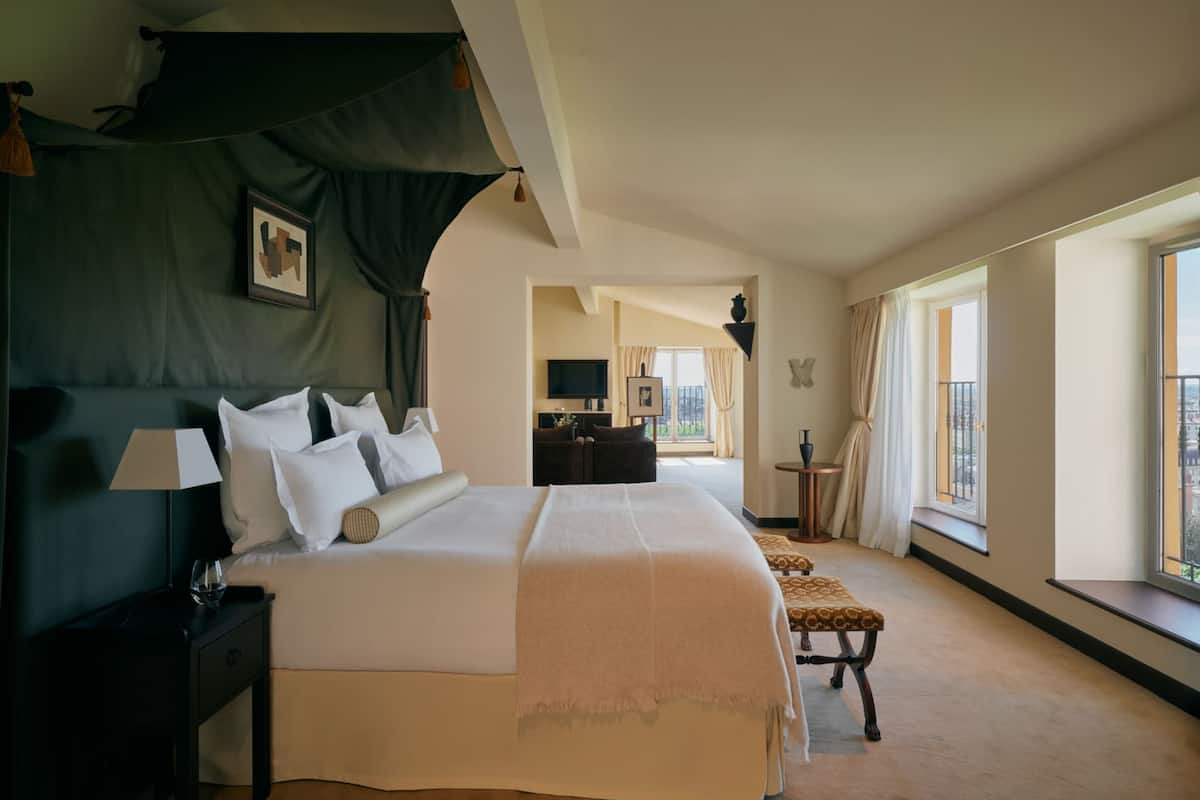 Junior Suite Médicis | Premium bedding, memory foam beds, minibar, in-room safe