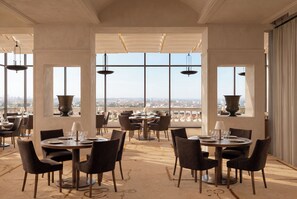 Se sirven comidas, cenas y cocina francesa 