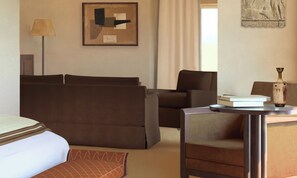 Premium bedding, memory foam beds, minibar, in-room safe - Villa Florentine, A Beauvallon Hotel & Spa (Lyon)