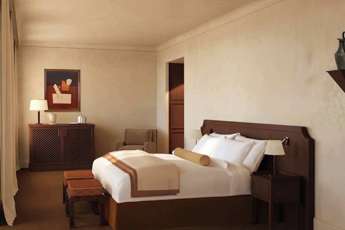 Hypo-allergenic bedding, minibar, in-room safe, individually decorated