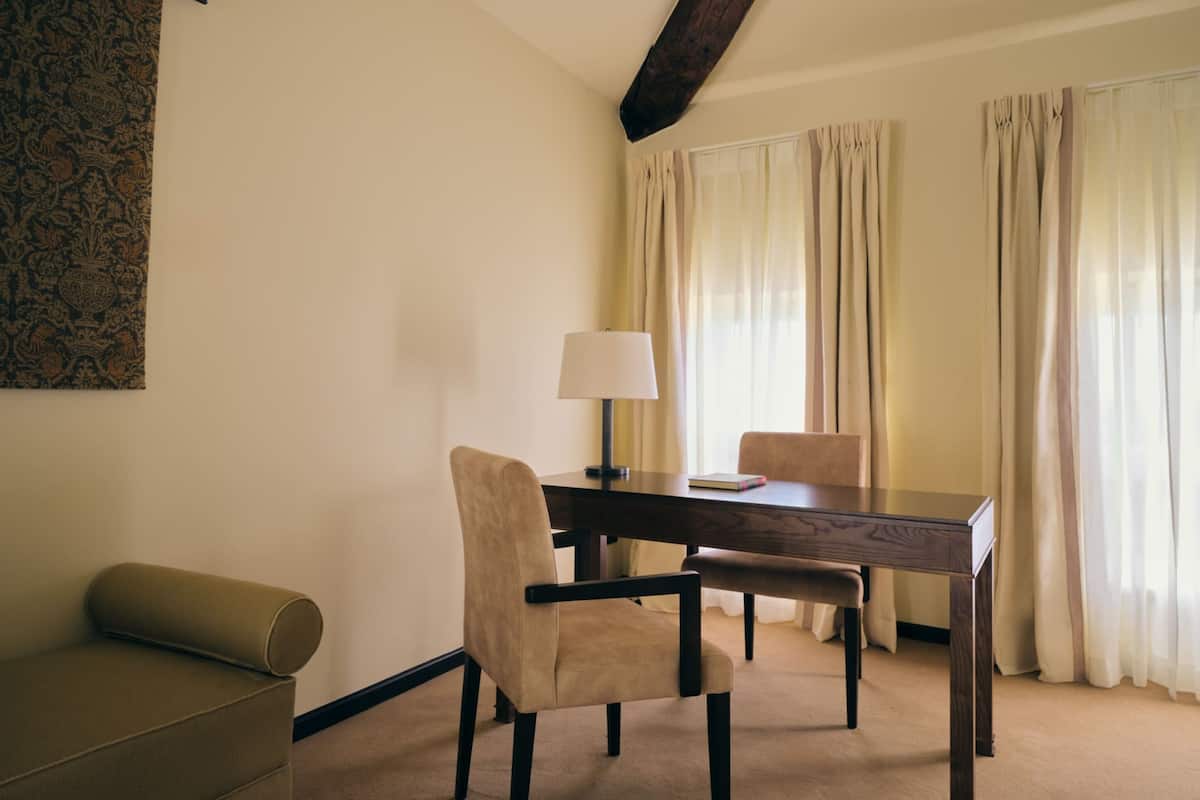 Junior Suite | Premium bedding, memory foam beds, minibar, in-room safe