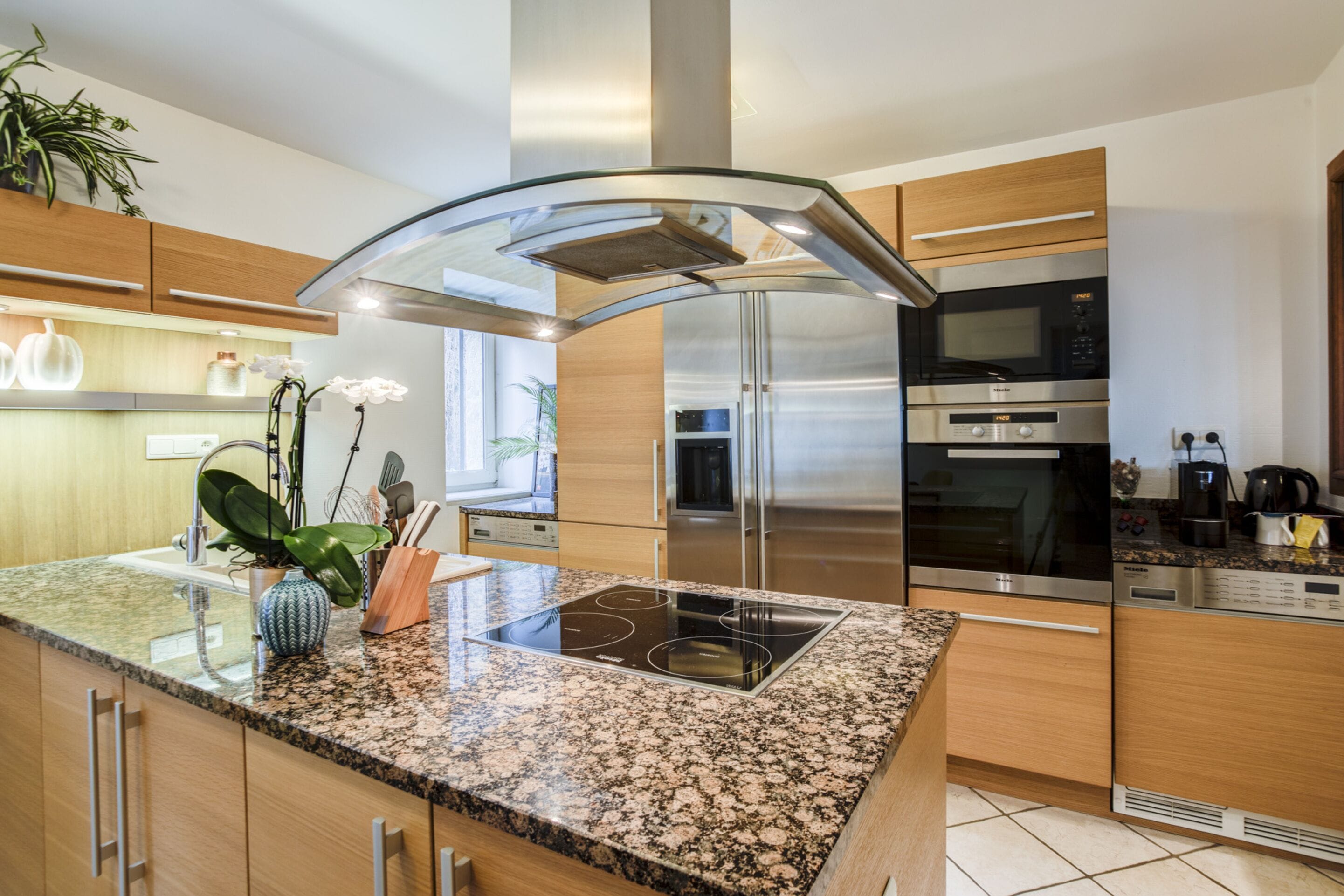 panoramic apartment | private kitchen | coffee/tea maker, electric kettle, dining tables