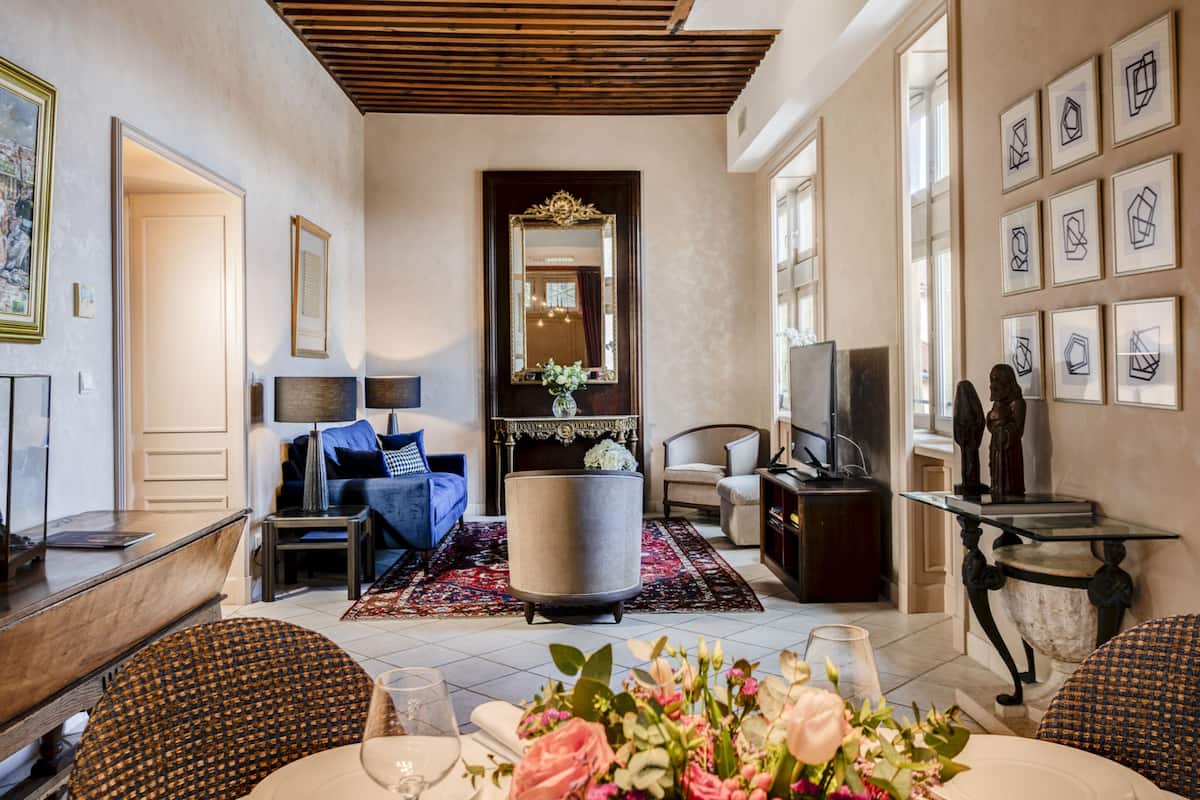Luxury Apartment | Living area | 107-cm LED TV with satellite channels, TV