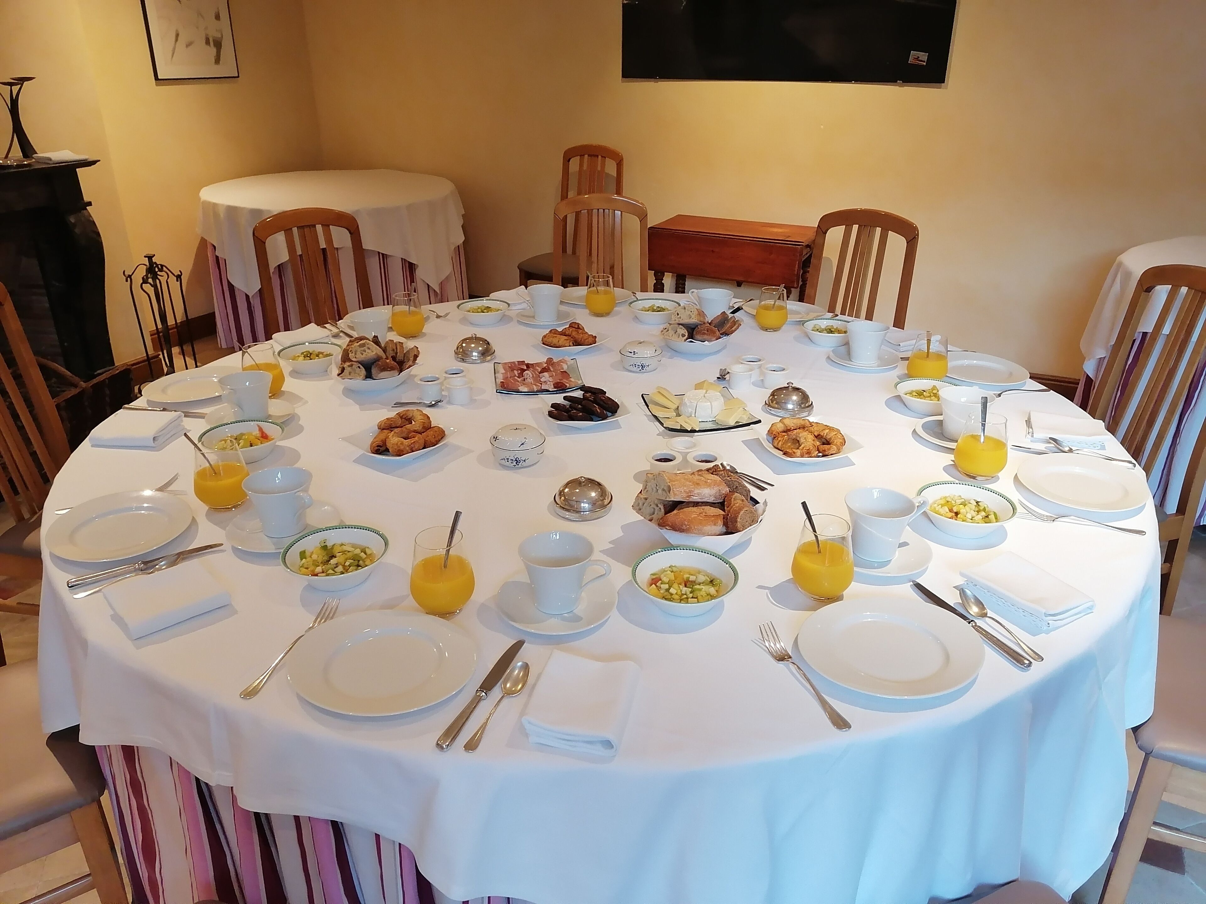 daily continental breakfast for a fee