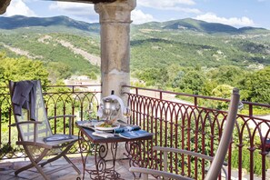 Superior Deluxe room with terrace | Terrace/patio