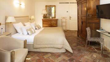 Minibar, coffres-forts dans les chambres, bureau, chambres insonorisées