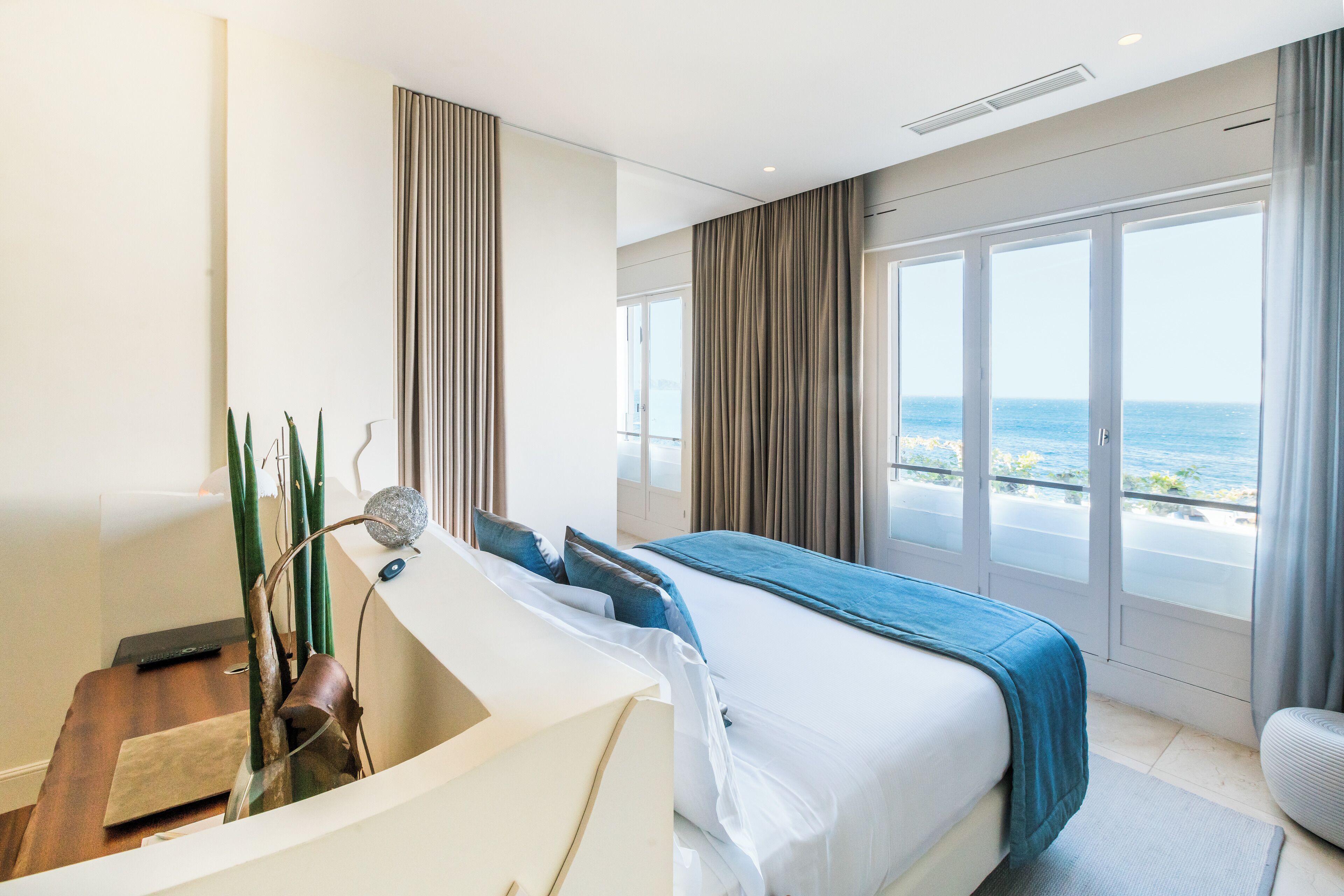 executive room, sea view | 1 bedroom, premium bedding, free minibar, in-room safe