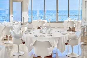2 restaurants, breakfast, lunch, dinner served; French cuisine