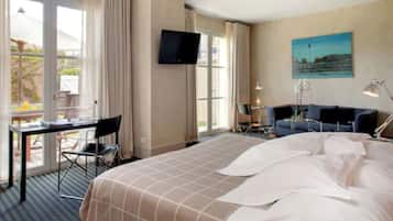 Family Suite | Premium bedding, minibar, in-room safe, individually decorated