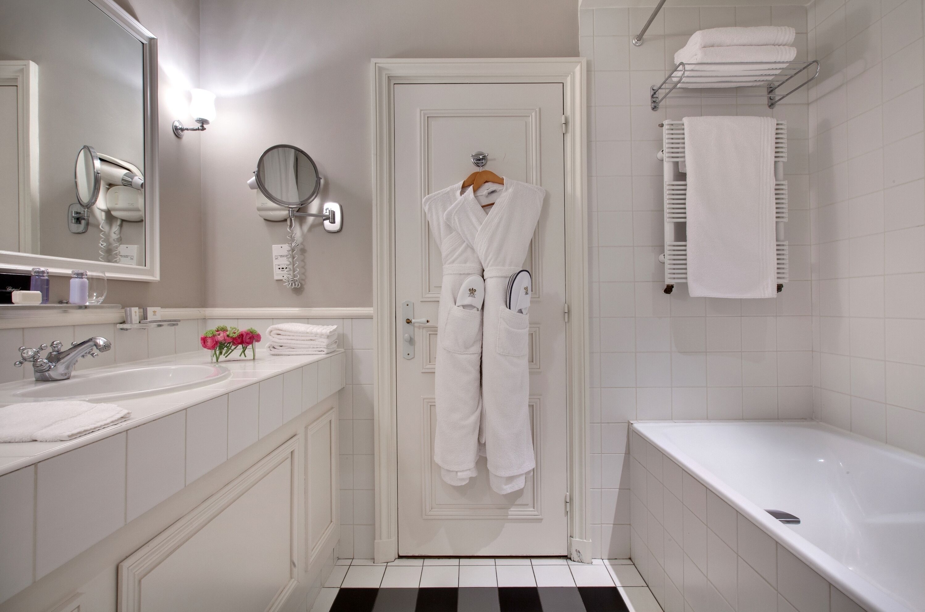 classic double or twin room | bathroom | free toiletries, hair dryer, bathrobes, bidet