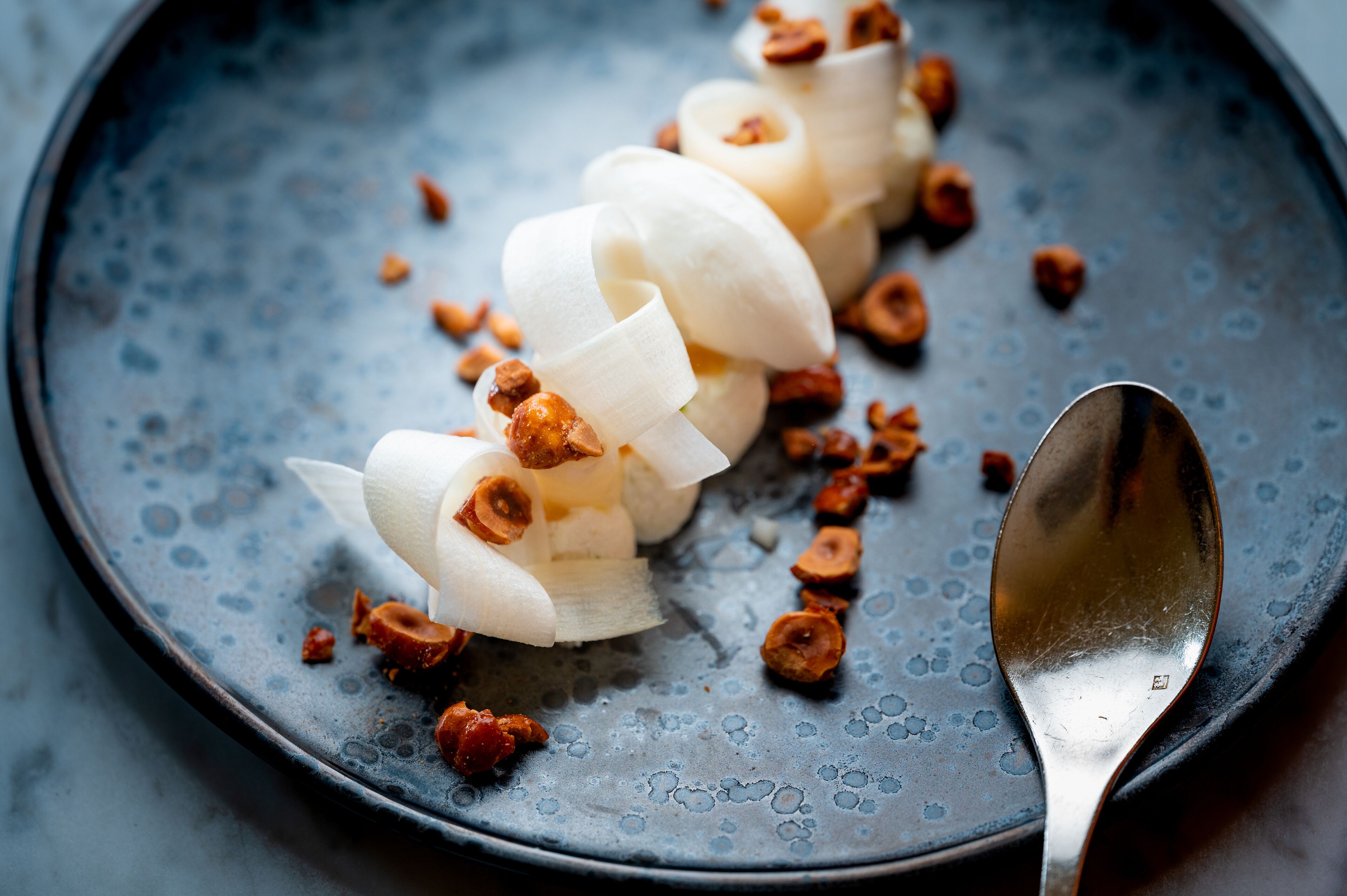 2 restaurants, breakfast, lunch, dinner served; french cuisine