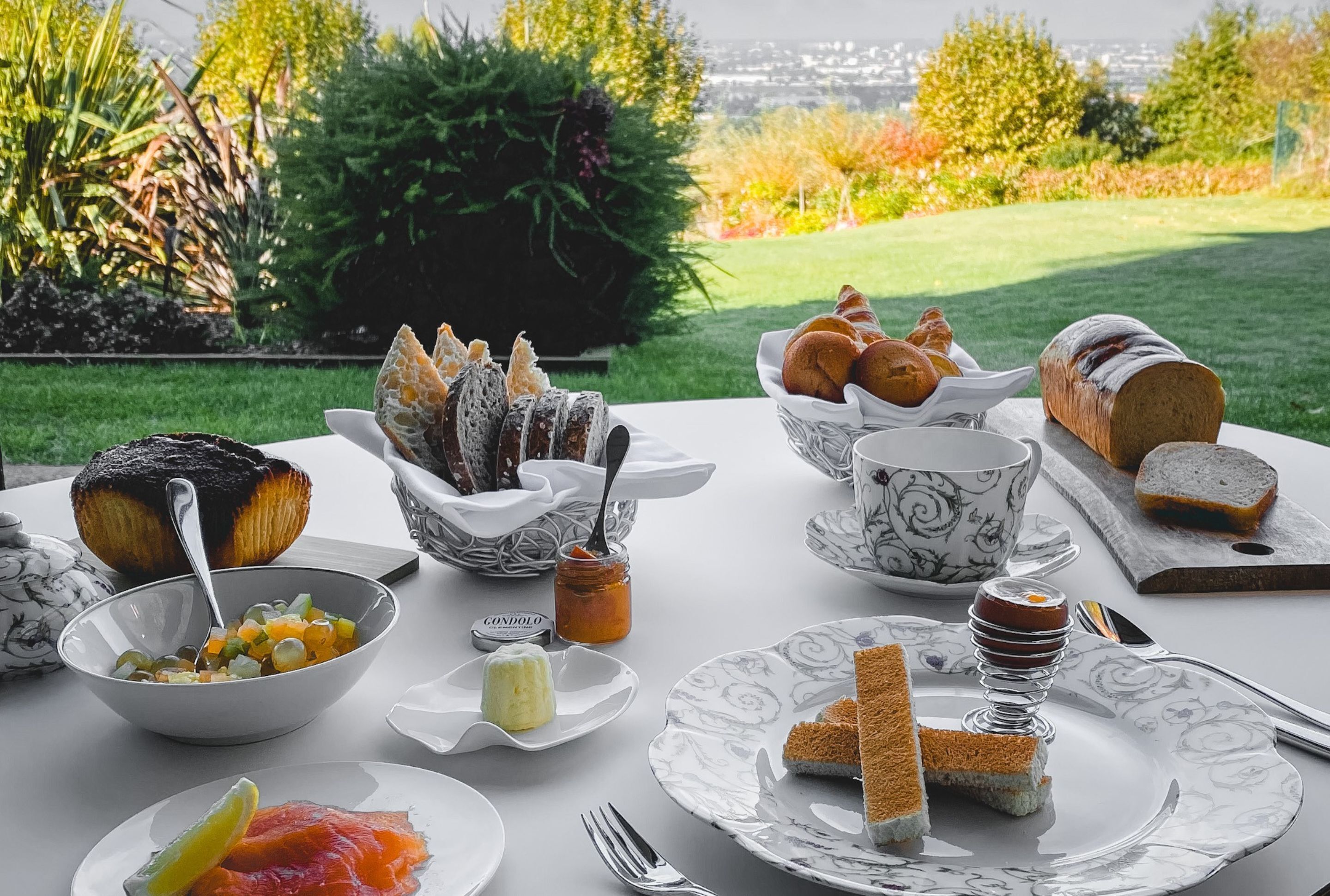 daily buffet breakfast (eur 30 per person)