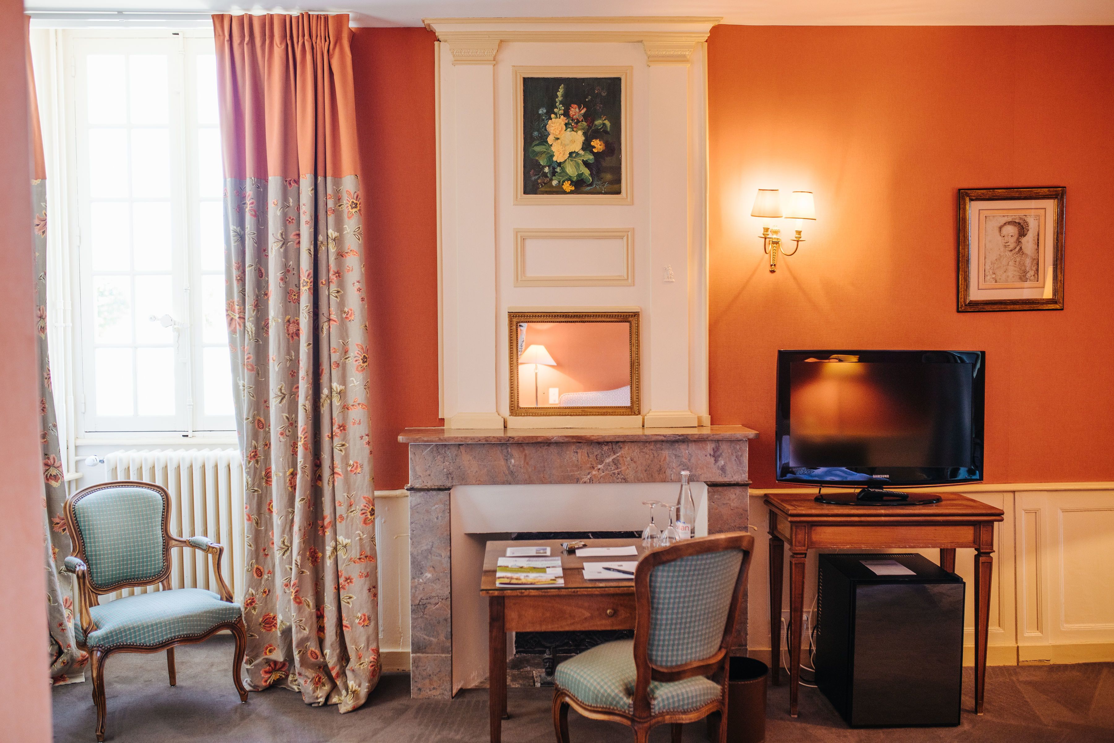 superior room castle | in-room safe, desk, iron/ironing board, free wifi