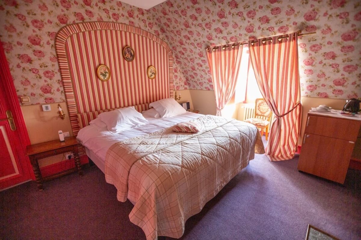 Deluxe Double Room, Ensuite, Garden View (Diane De Poitiers)