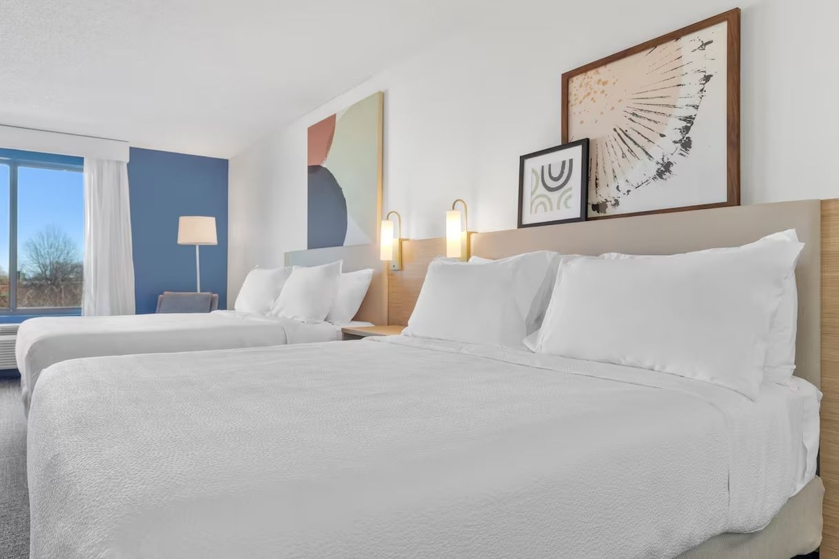 2 Queen Beds