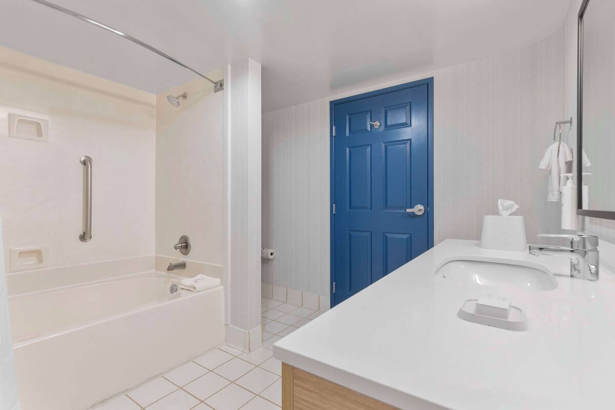 room, 1 king bed | bathroom shower