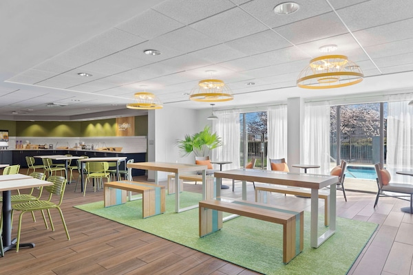 Desayuno autoservicio gratuito y diario