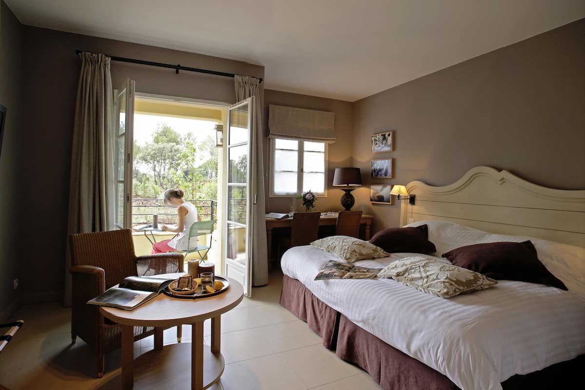 Chambre double, vue sur la montagne | Literie de qualité, coffre-fort, bureau