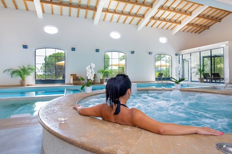 Couples treatment room(s), Turkish bath/hammam, body treatments. Domaine de Saint Endréol Golf & Spa Resort****
