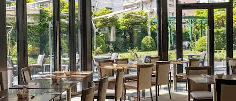Colazione a buffet a pagamento, servita tutte le mattine