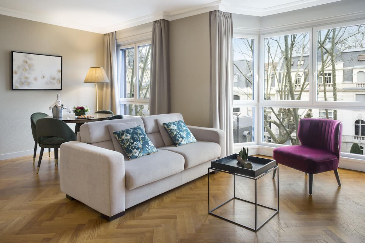 Premium Suite | 1 bedroom, premium bedding, desk, laptop workspace