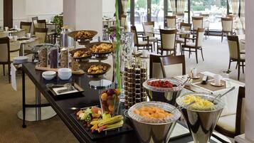Daily buffet breakfast (EUR 25 per person)