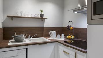 Premium Suite | Private kitchen | Fridge, microwave, stovetop, espresso maker