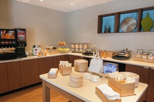 Free daily buffet breakfast