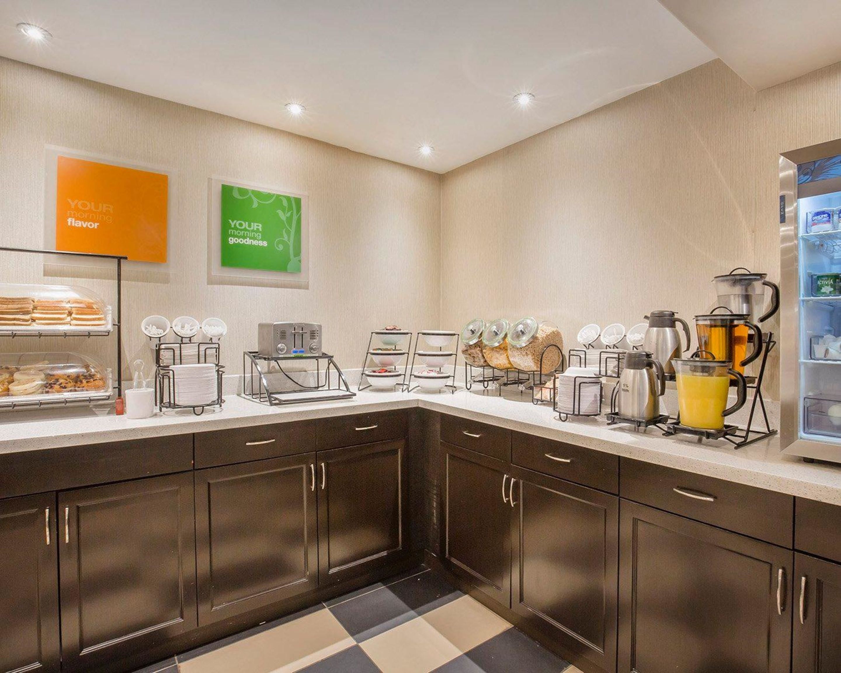 Photo - Comfort Inn & Suites University