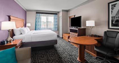 La Quinta Inn & Suites by Wyndham Jackson Airport/Pearl
