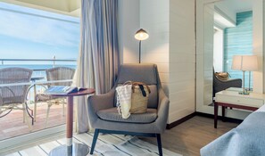 Superior Double or Twin Room, Sea View | Minibar, in-room safe, desk, blackout curtains