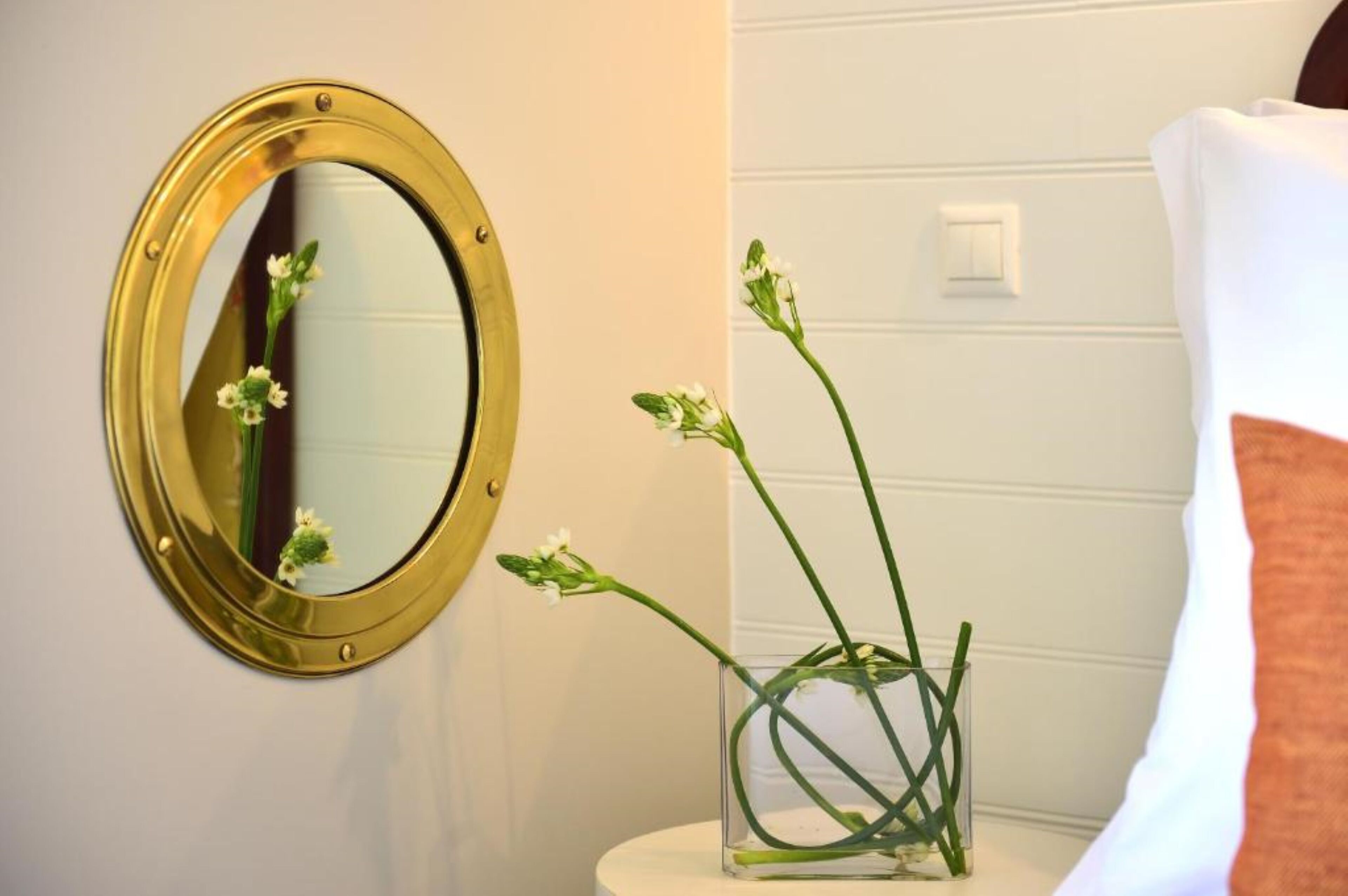 suite, garden view | minibar, in-room safe, desk, blackout curtains