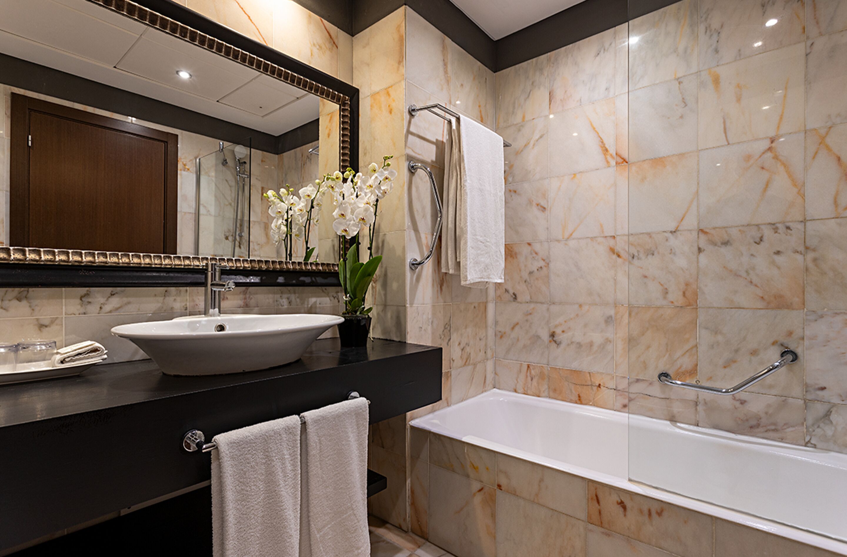 suite, 1 bedroom, sea view (cliff) | bathroom | free toiletries, hair dryer, bathrobes, slippers