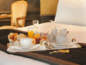 Room - De Ville Hotel (Panama City)