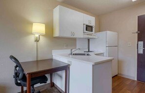 Studio, 1 giường cỡ queen, không hút thuốc | Bộ đồ giường cao cấp, bàn, bàn ủi/dụng cụ ủi quần áo 