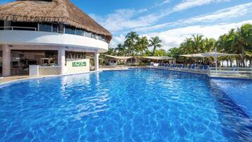 3 outdoor pools, pool loungers